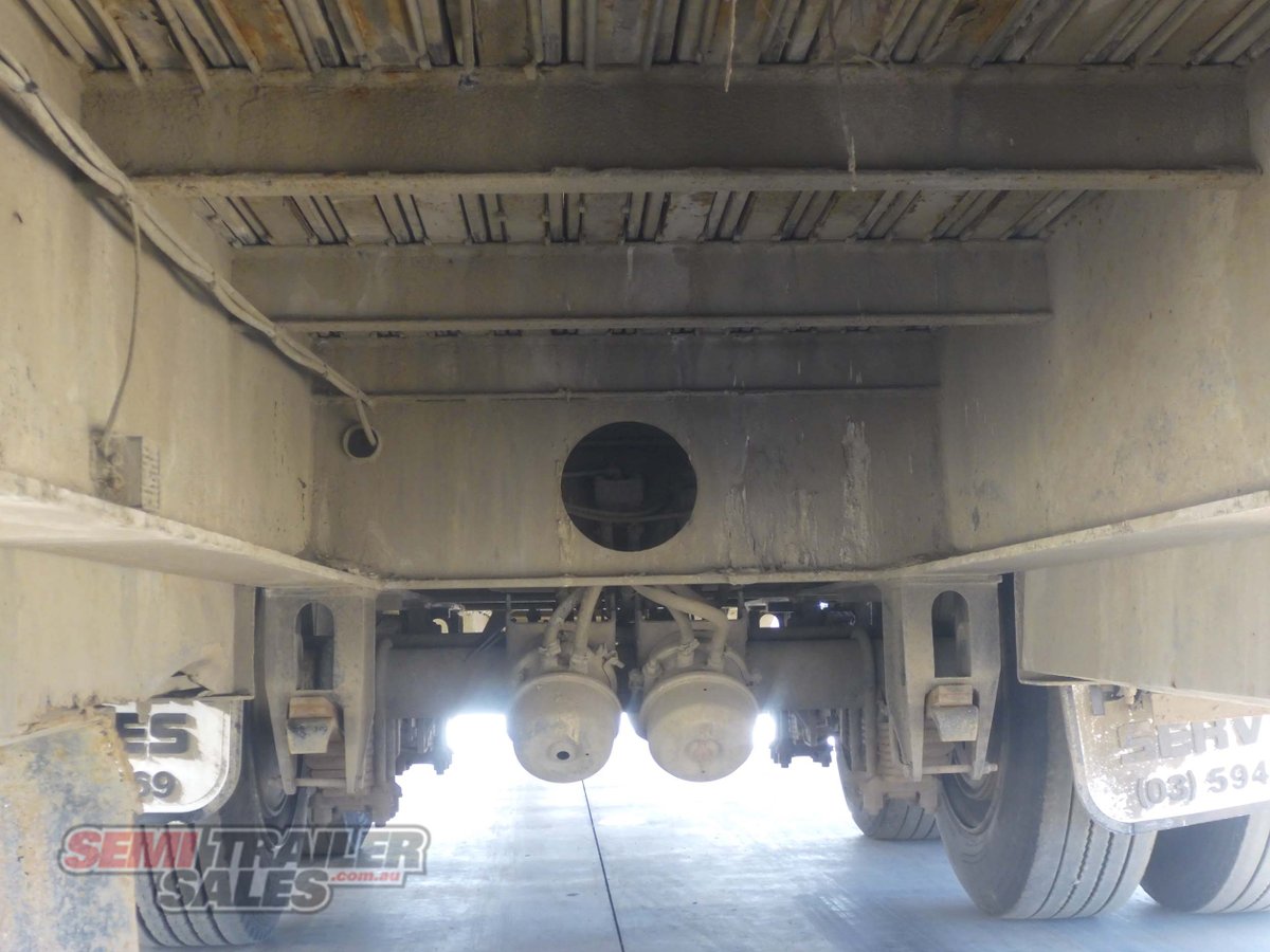 BOOMER WALKING FLOOR TRAILER