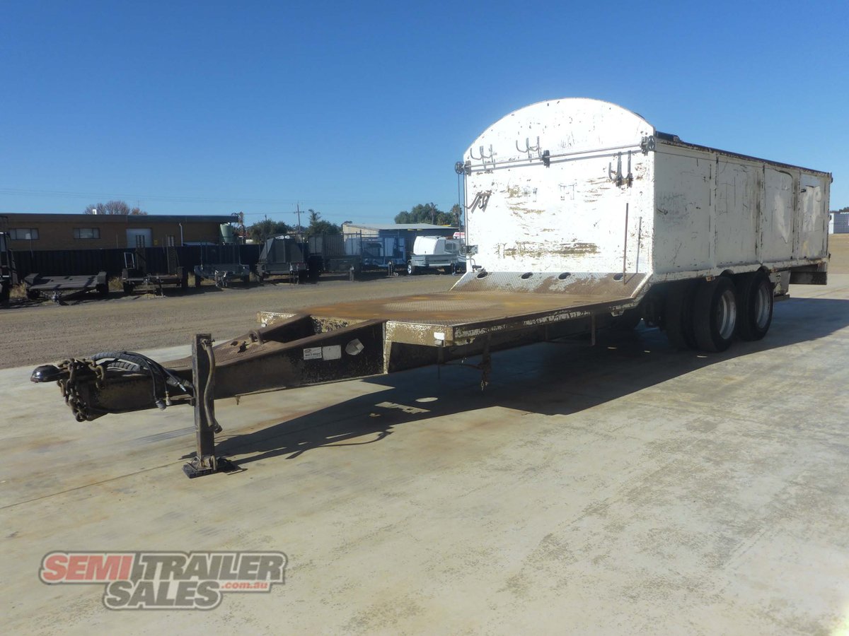 BOOMER WALKING FLOOR TRAILER