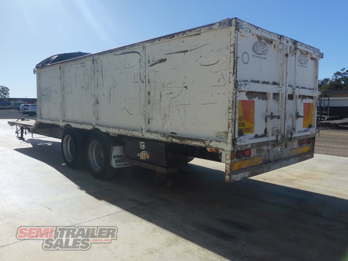 BOOMER WALKING FLOOR TRAILER