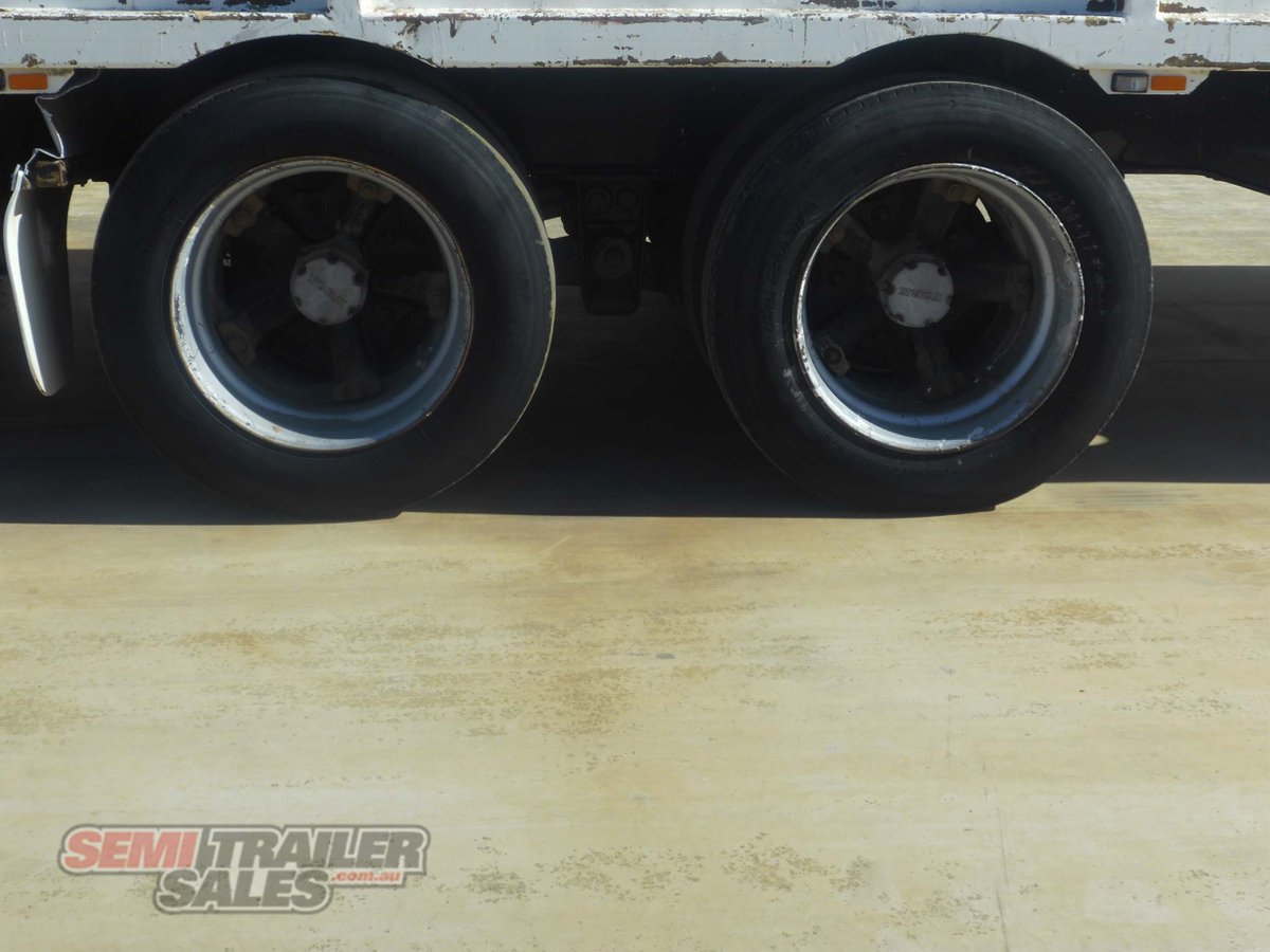 BOOMER WALKING FLOOR TRAILER