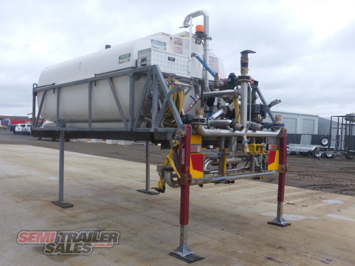 FELCO 8,400 LITRE SLIP IN TANK TRAILER
