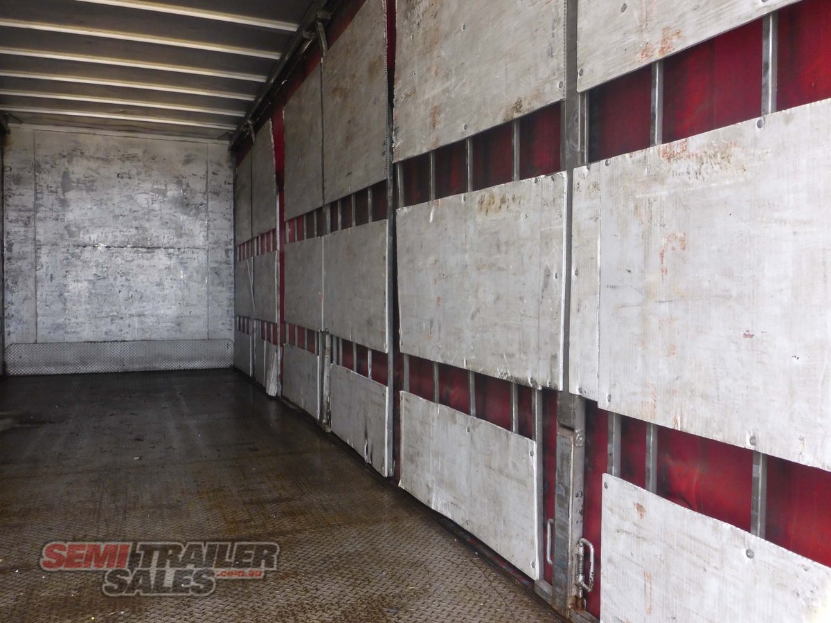 VAWDREY CURTAINSIDER TRAILER