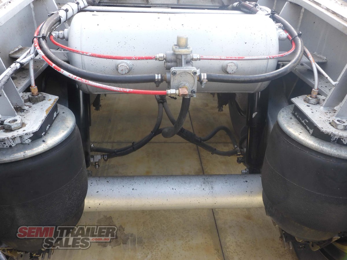 VAWDREY CURTAINSIDER TRAILER