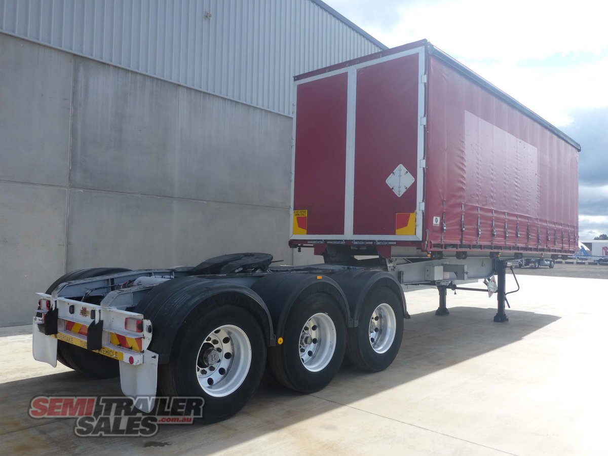 VAWDREY CURTAINSIDER TRAILER