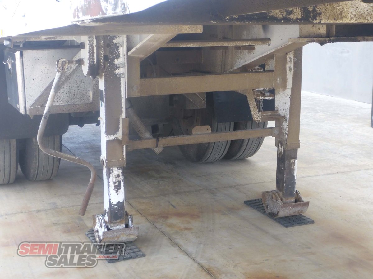 BOOMER WALKING FLOOR TRAILER