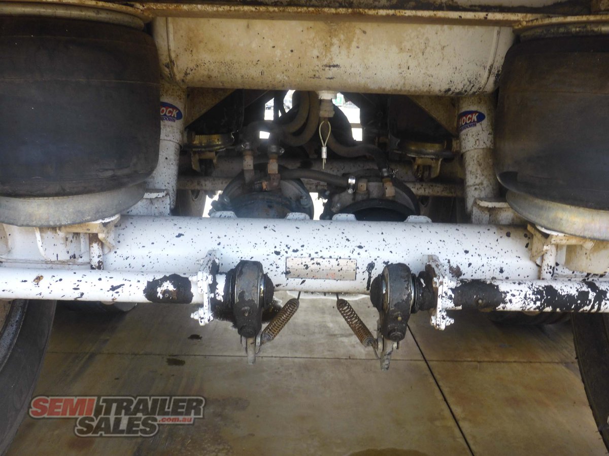 BOOMER WALKING FLOOR TRAILER