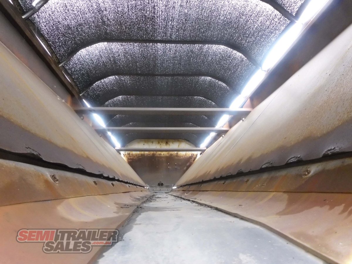 BOOMER WALKING FLOOR TRAILER