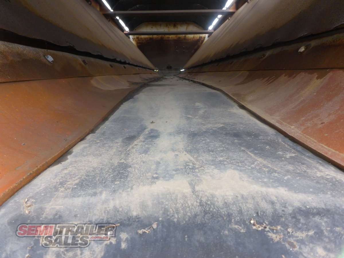 BOOMER WALKING FLOOR TRAILER