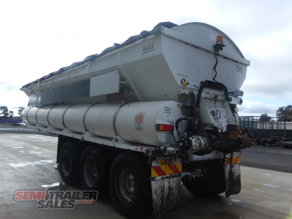 BOOMER WALKING FLOOR TRAILER