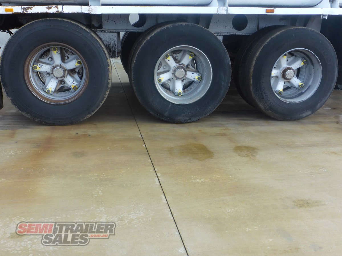 BOOMER WALKING FLOOR TRAILER