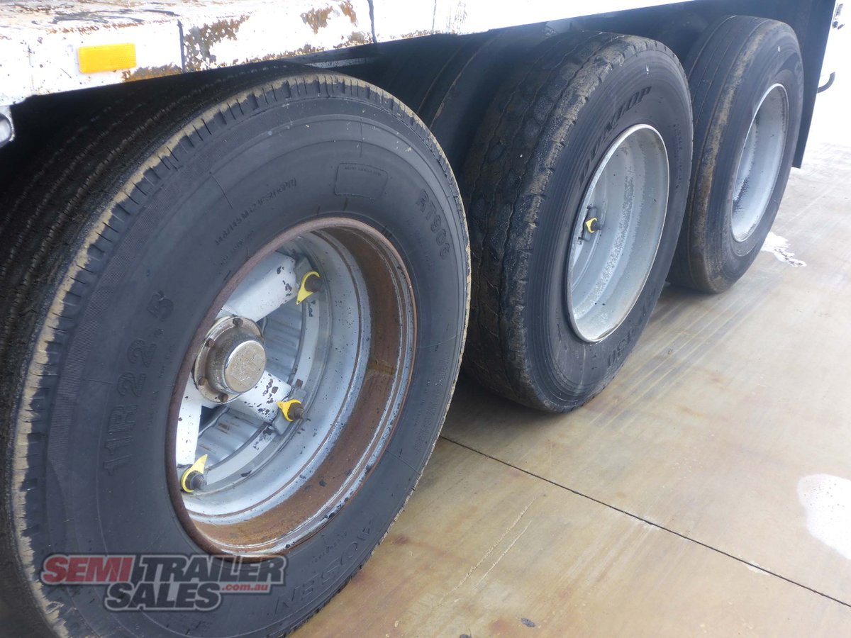 BOOMER WALKING FLOOR TRAILER