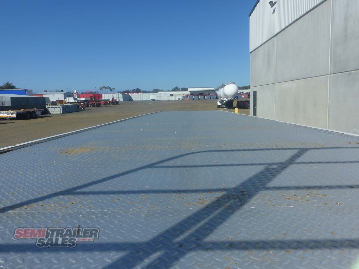 VAWDREY FLAT TOP TRAILER