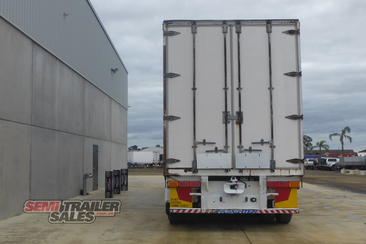 FREIGHTER CURTAINSIDER TRAILER
