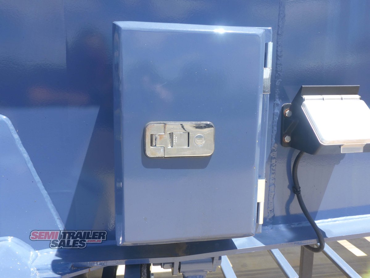 MOORE HOOK LIFT TRAILER