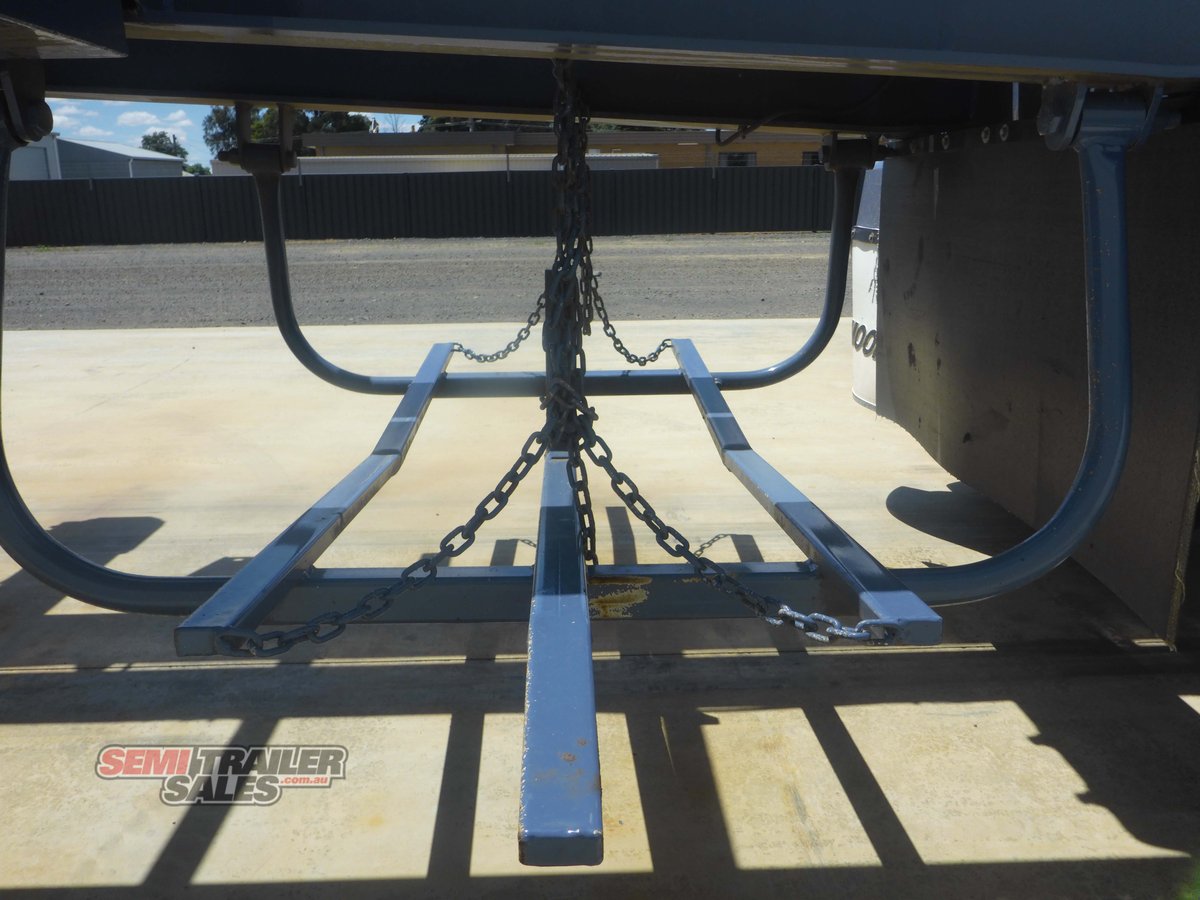 MOORE HOOK LIFT TRAILER