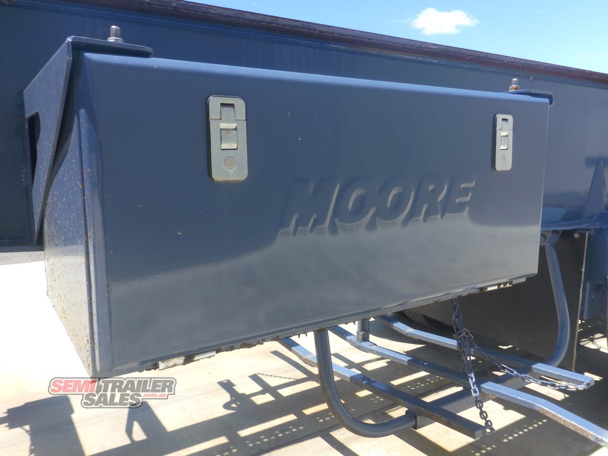 MOORE HOOK LIFT TRAILER