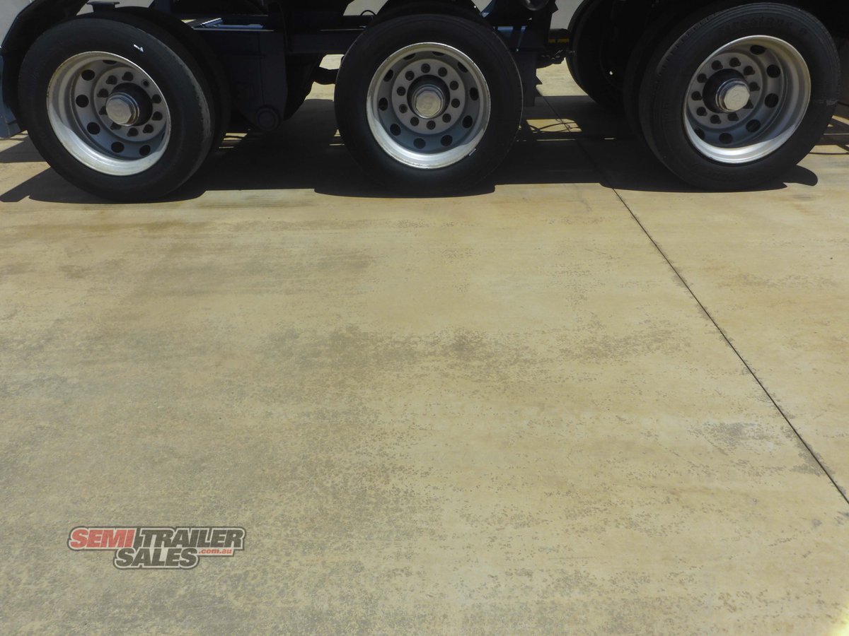 MOORE HOOK LIFT TRAILER