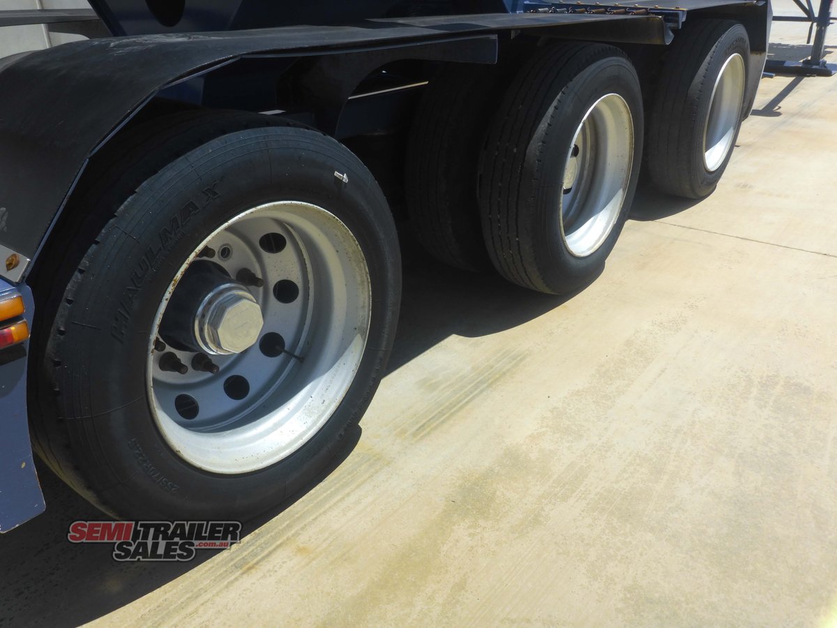MOORE HOOK LIFT TRAILER