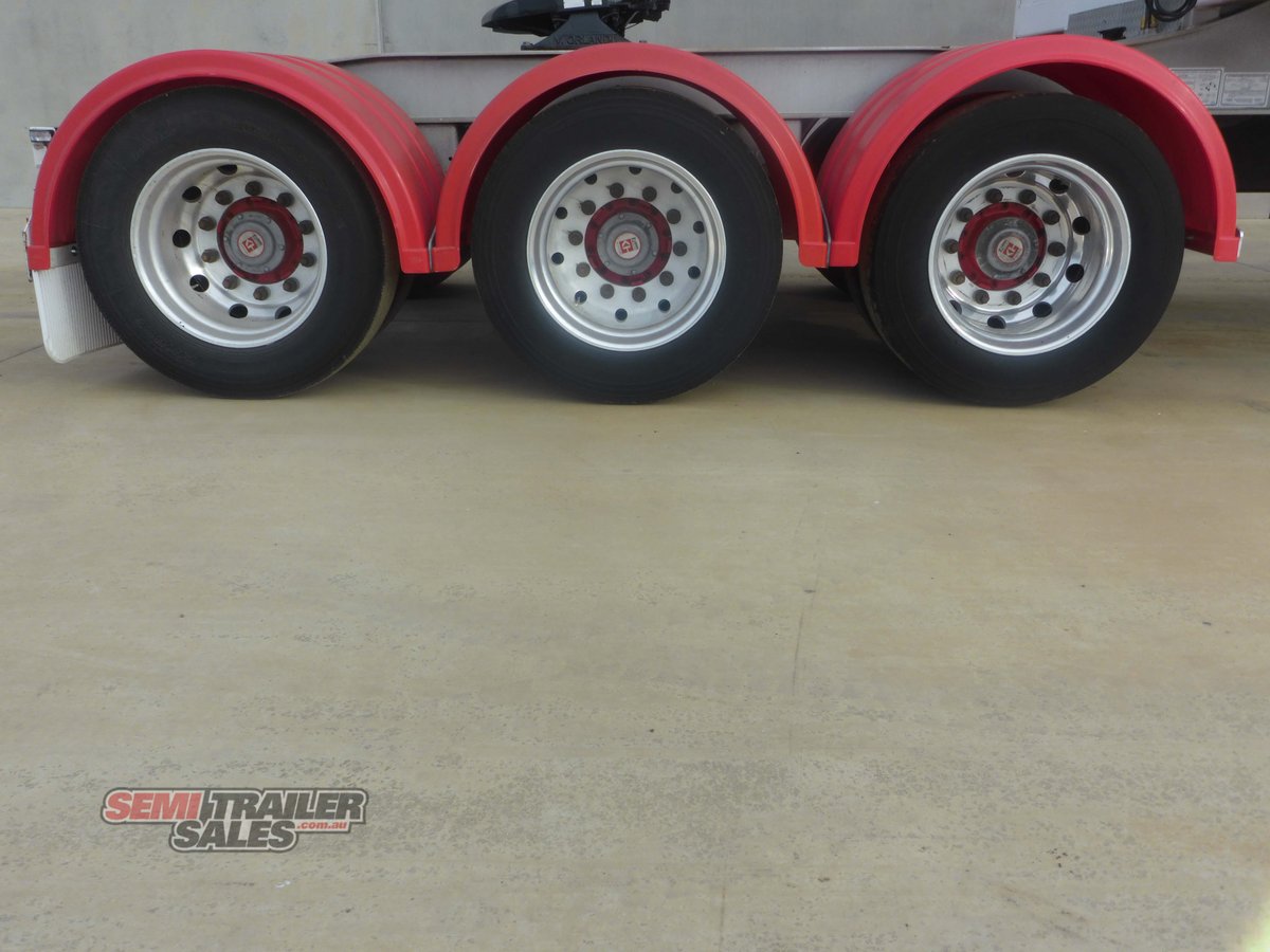 MAXITRANS CURTAINSIDER TRAILER