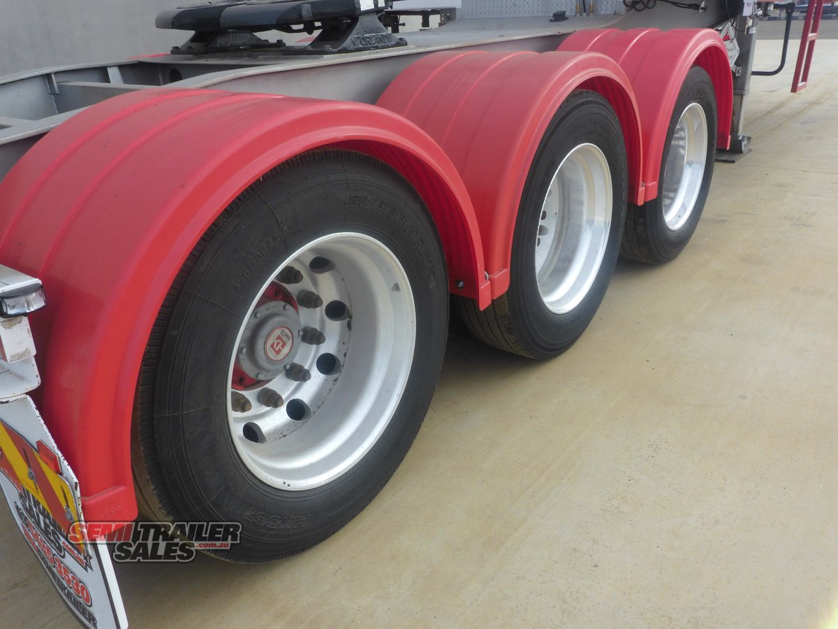 MAXITRANS CURTAINSIDER TRAILER