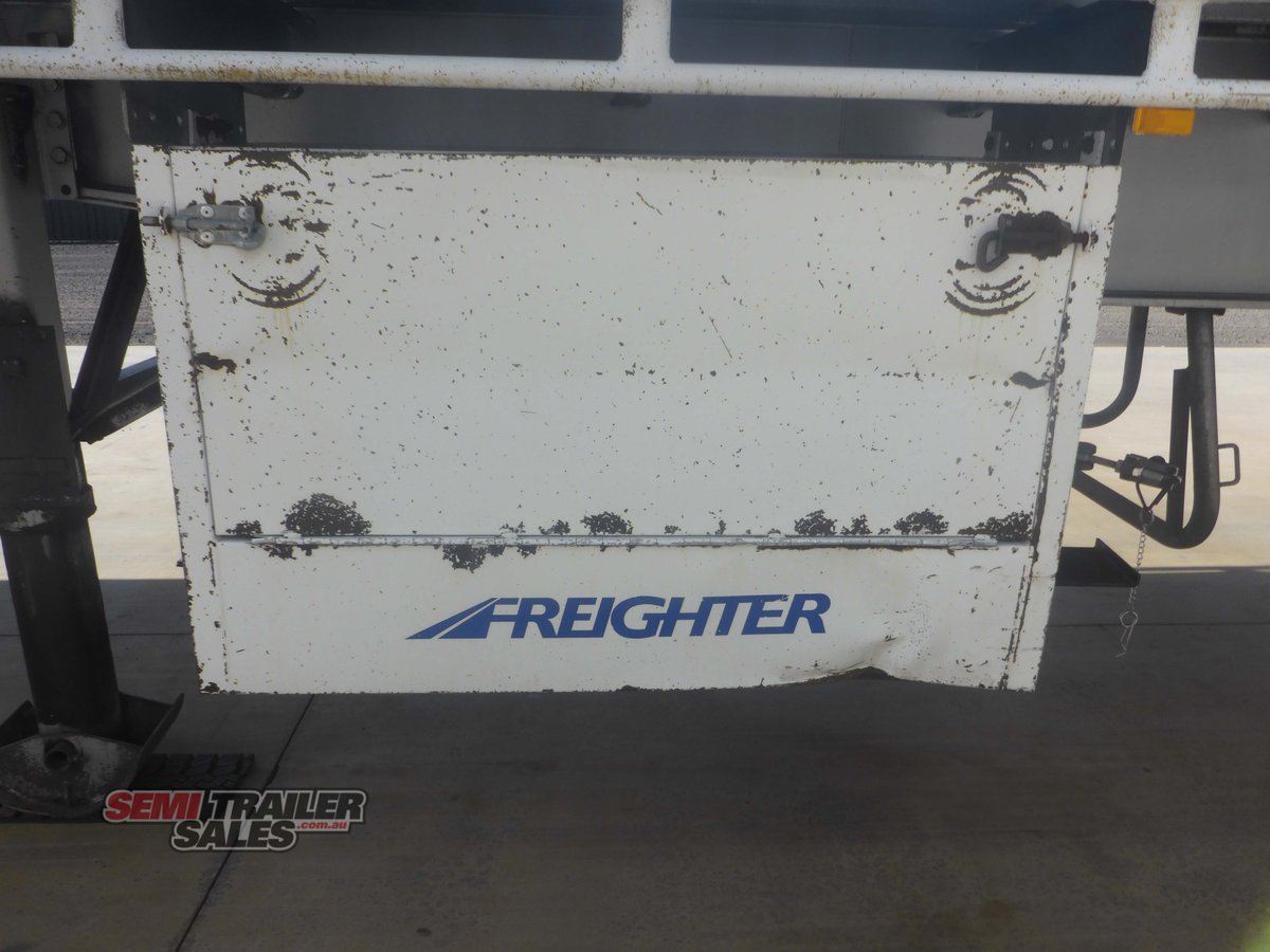 2002 MAXITRANS 22 PALLET FLAT TOP TRAILER - (RENTAL)