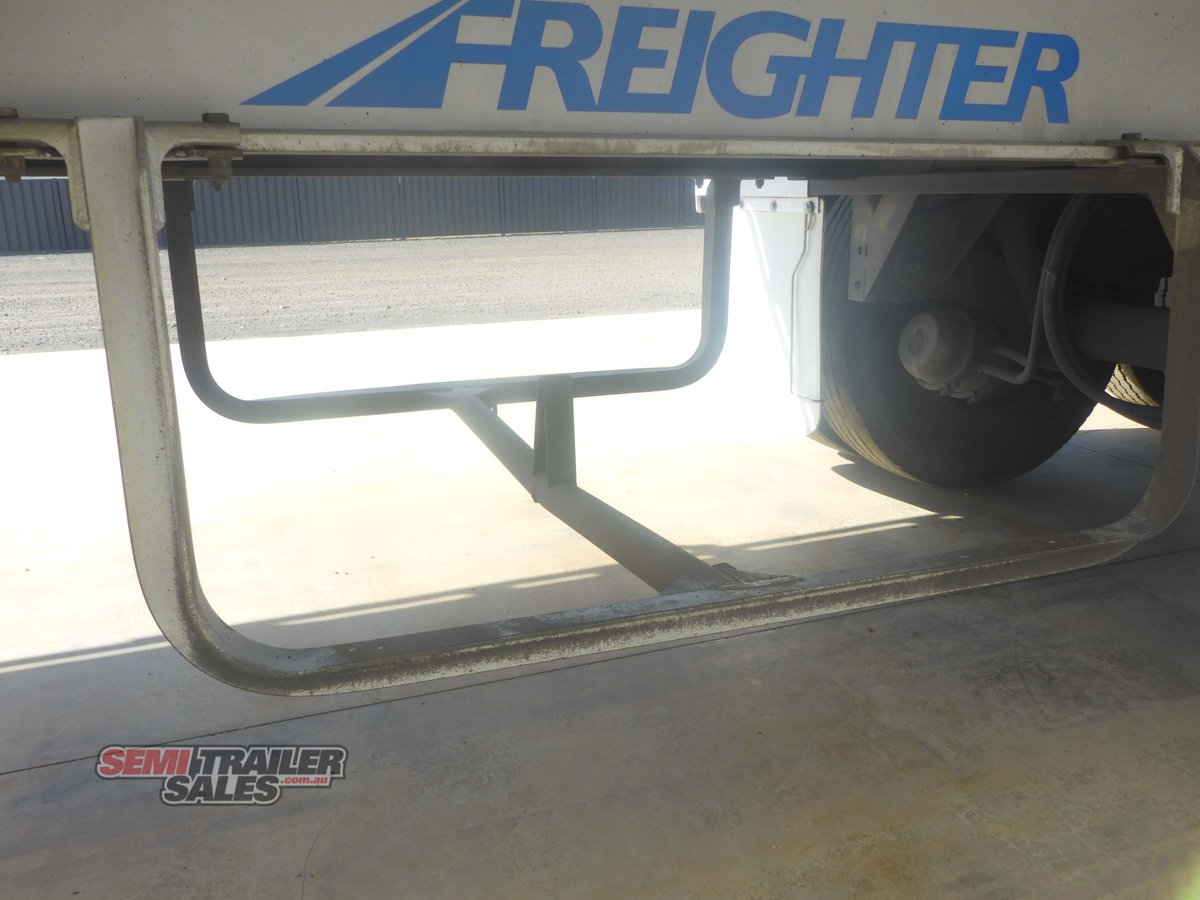 2002 MAXITRANS 22 PALLET FLAT TOP TRAILER - (RENTAL)