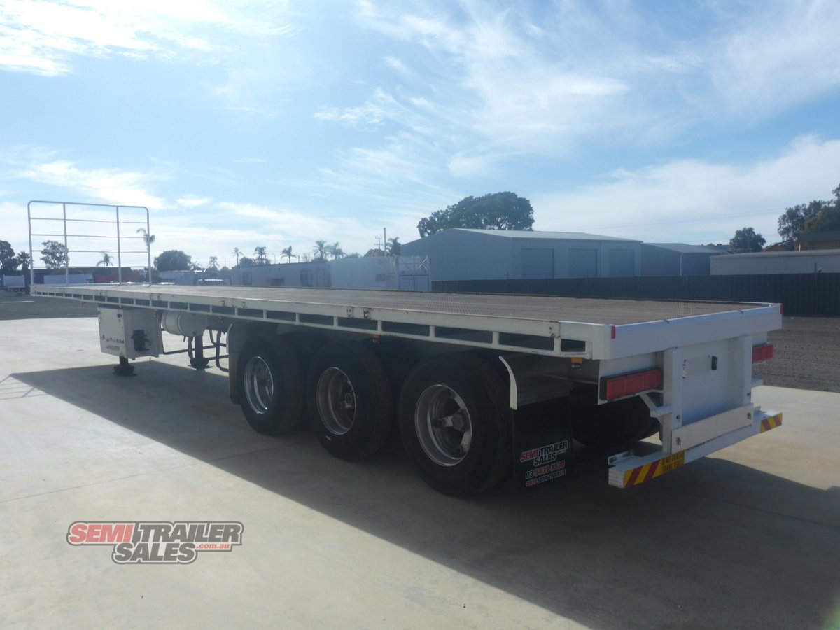 2002 MAXITRANS 22 PALLET FLAT TOP TRAILER - (RENTAL)