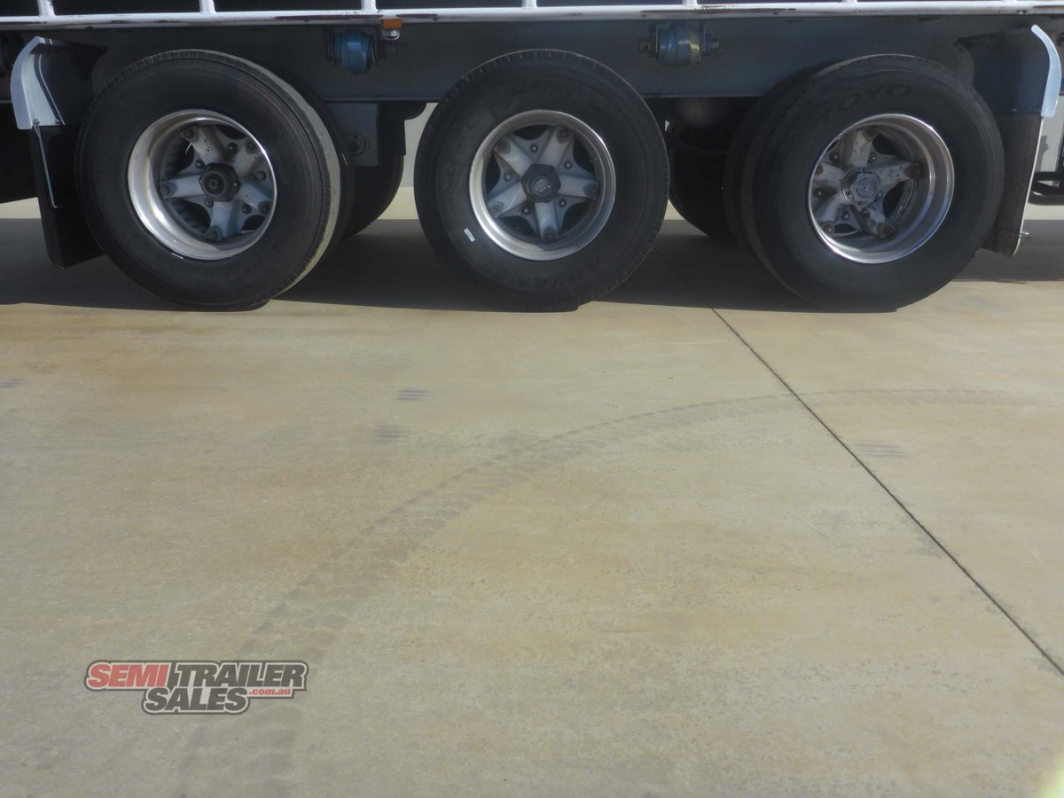 2002 MAXITRANS 22 PALLET FLAT TOP TRAILER - (RENTAL)