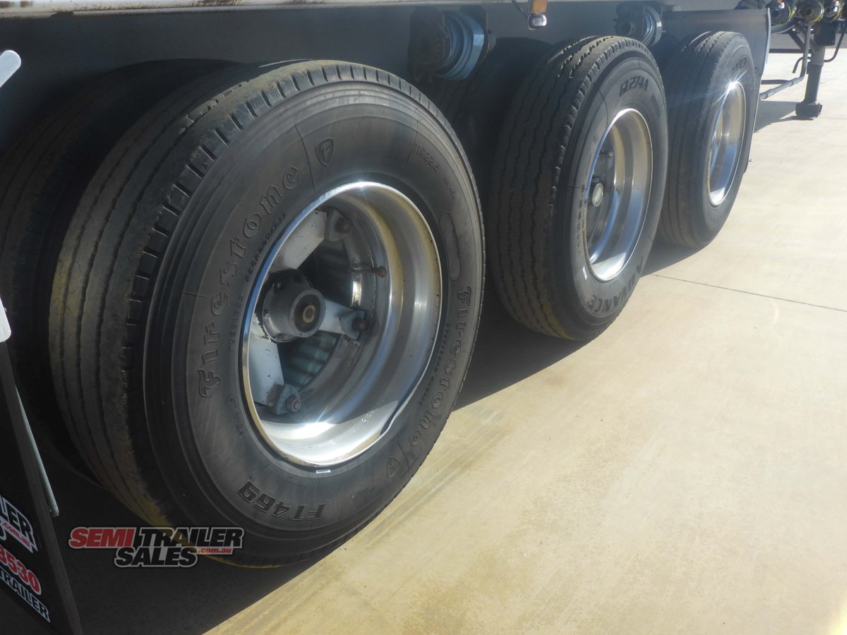 2002 MAXITRANS 22 PALLET FLAT TOP TRAILER - (RENTAL)