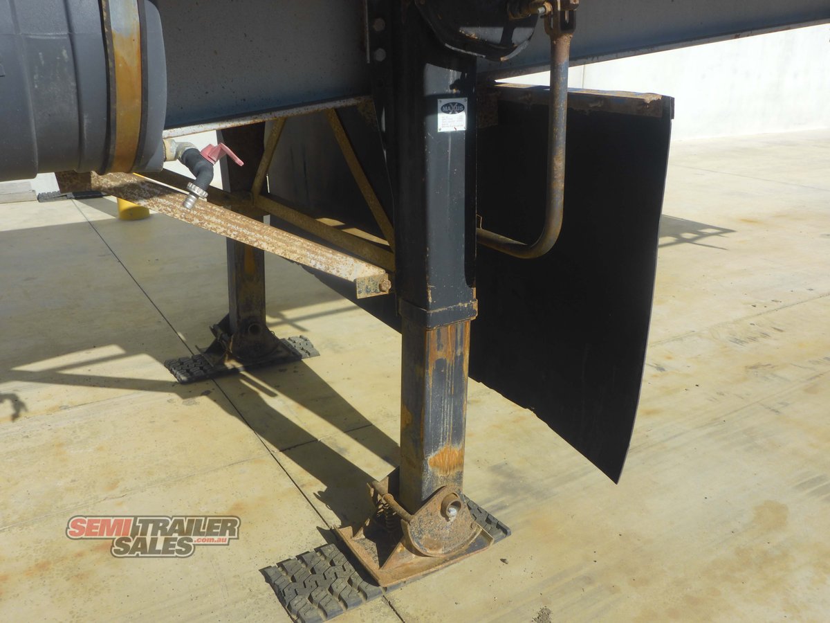 SOUTHERN CROSS FLAT TOP TRAILER