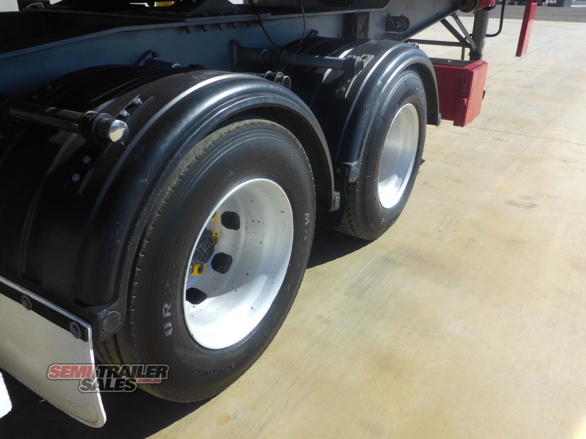 BARKER CURTAINSIDER TRAILER