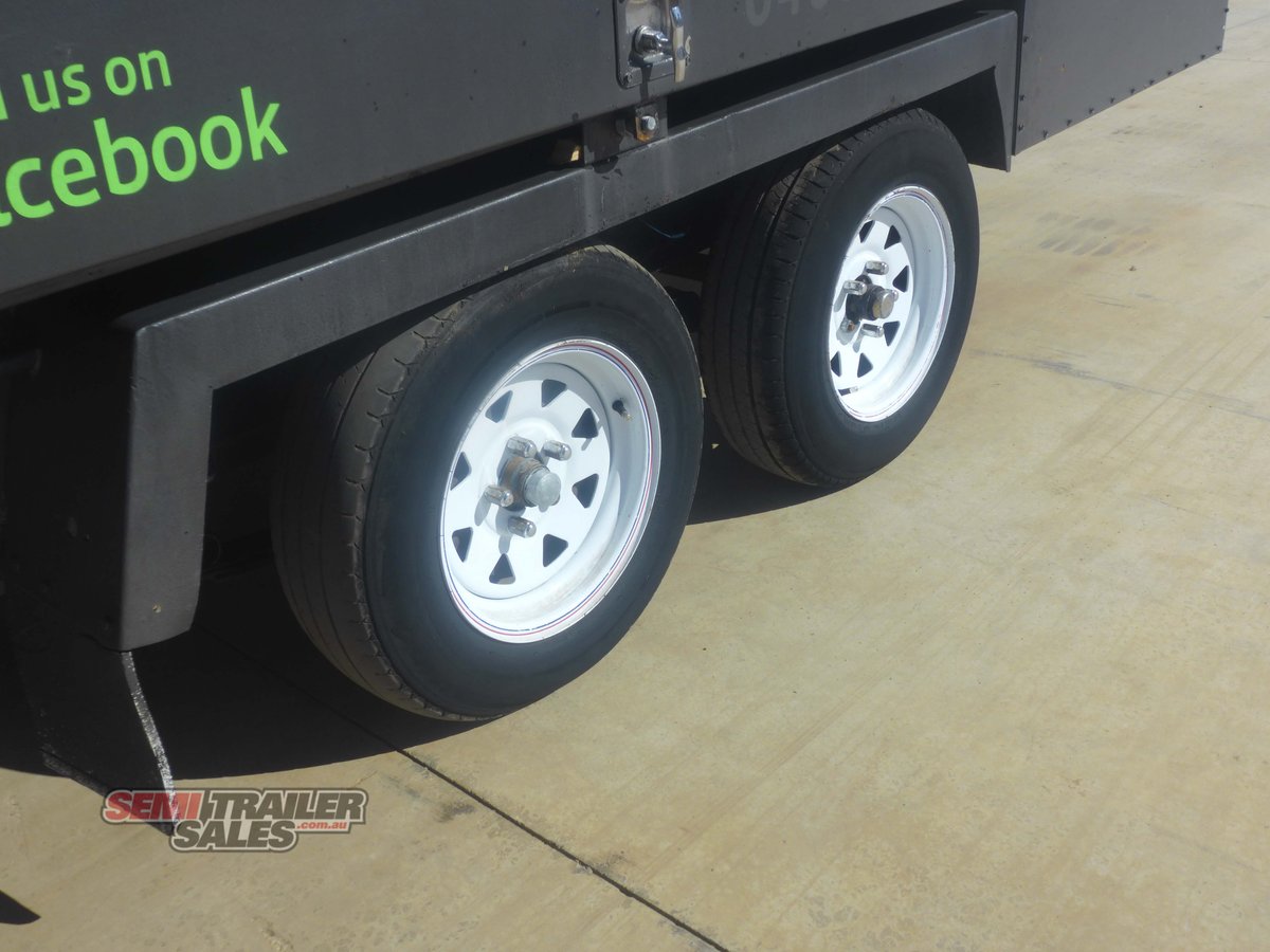 LIVING LANDSCAPE 8 X 6 BOX TANDEM TRAILER WITH RAMPS