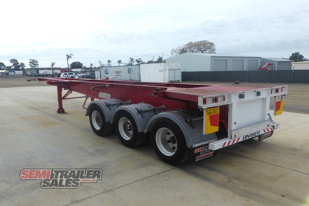BARKER SKEL TRAILER