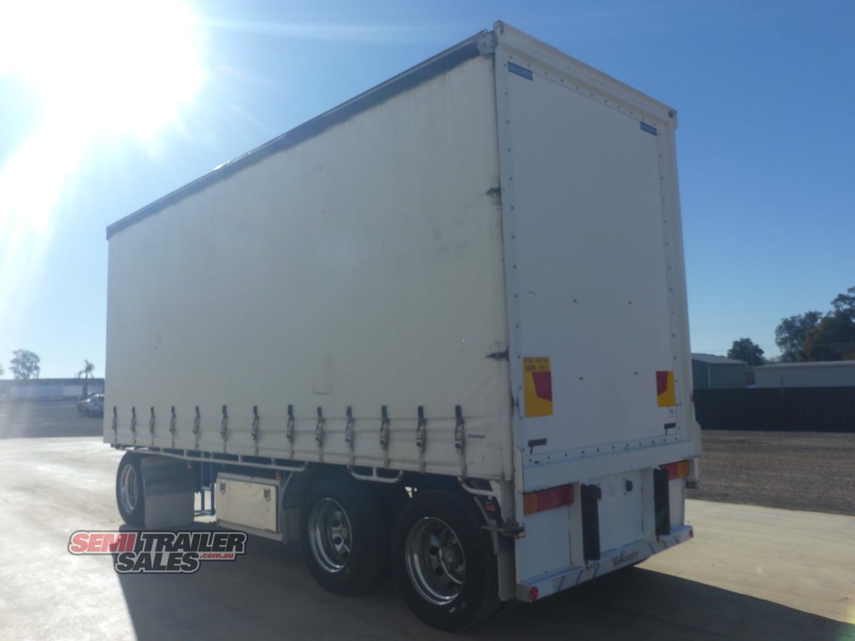 VAWDREY CURTAINSIDER TRAILER