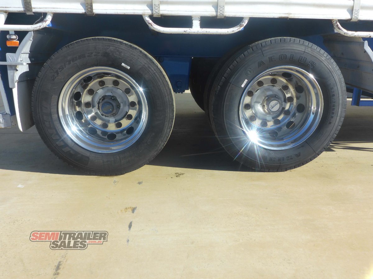VAWDREY CURTAINSIDER TRAILER