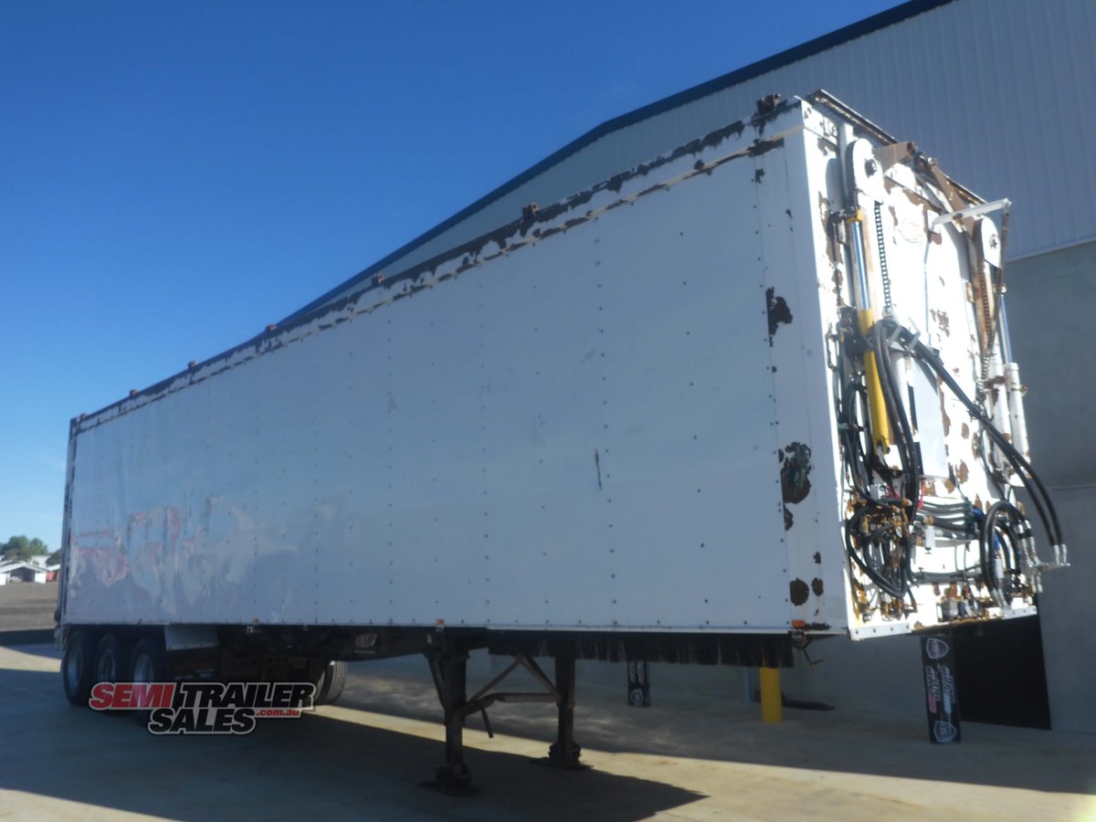 BOOMER WALKING FLOOR TRAILER