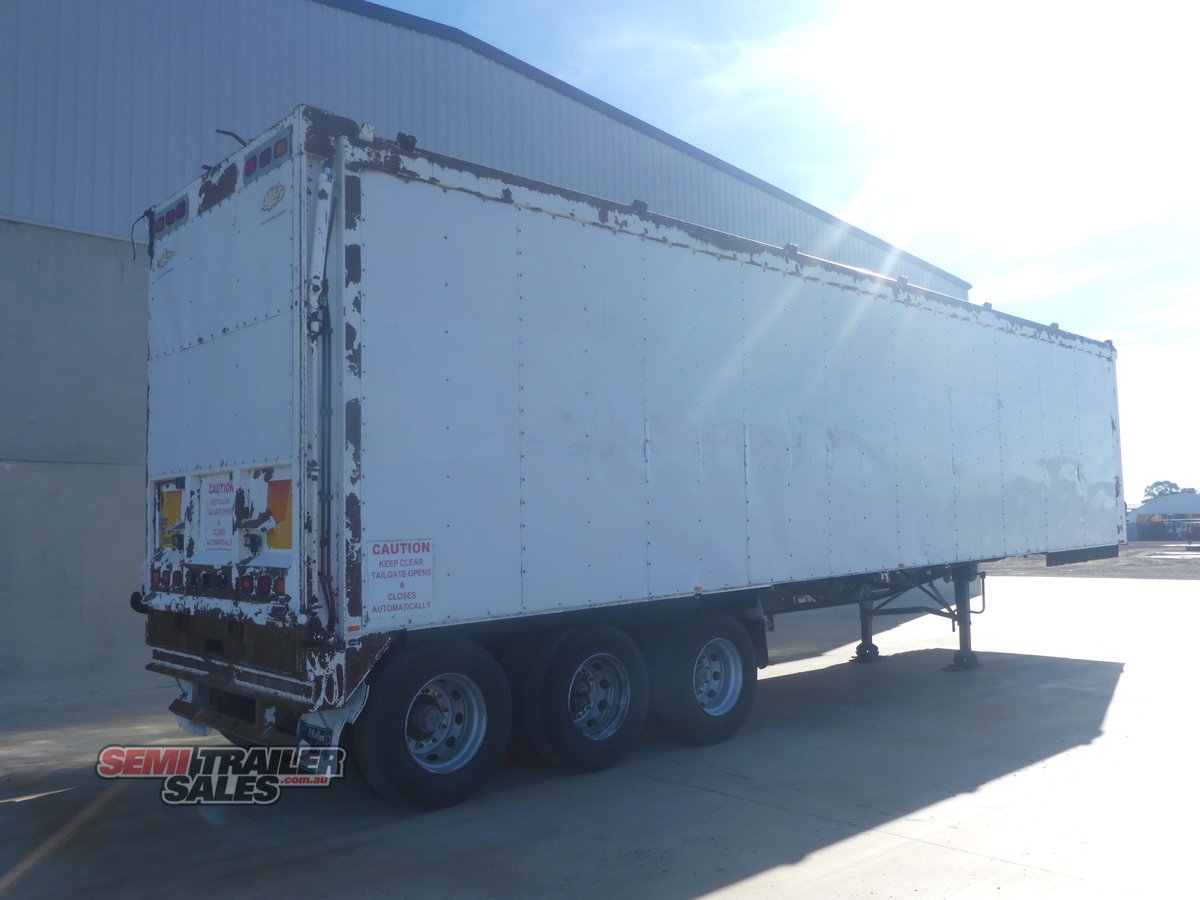 BOOMER WALKING FLOOR TRAILER
