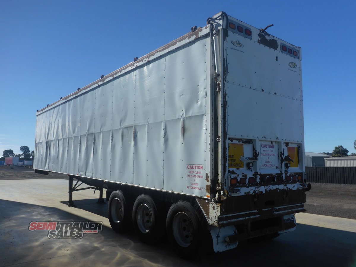 BOOMER WALKING FLOOR TRAILER
