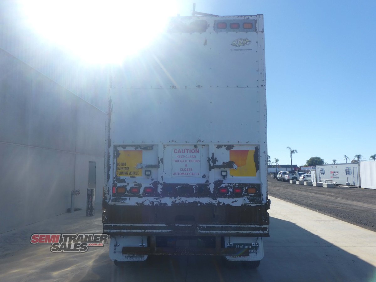 BOOMER WALKING FLOOR TRAILER