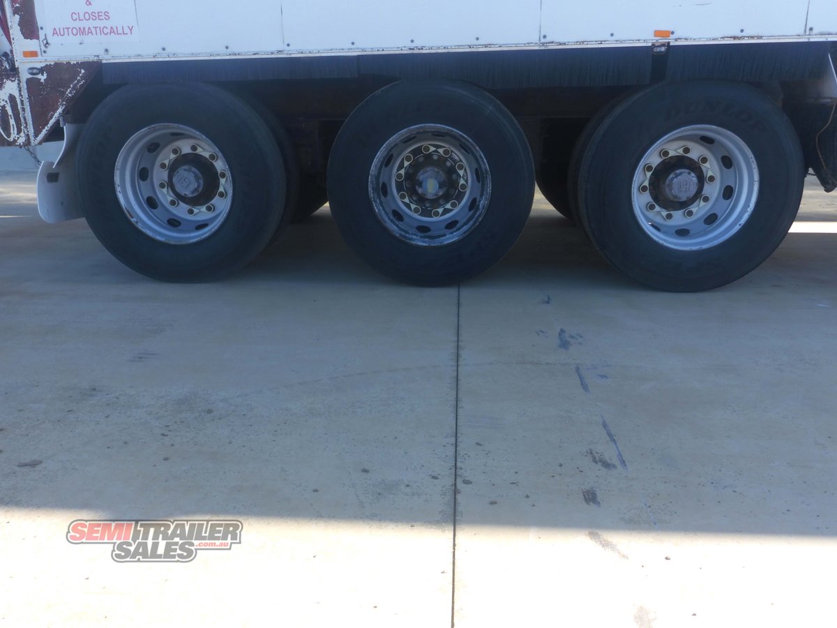 BOOMER WALKING FLOOR TRAILER