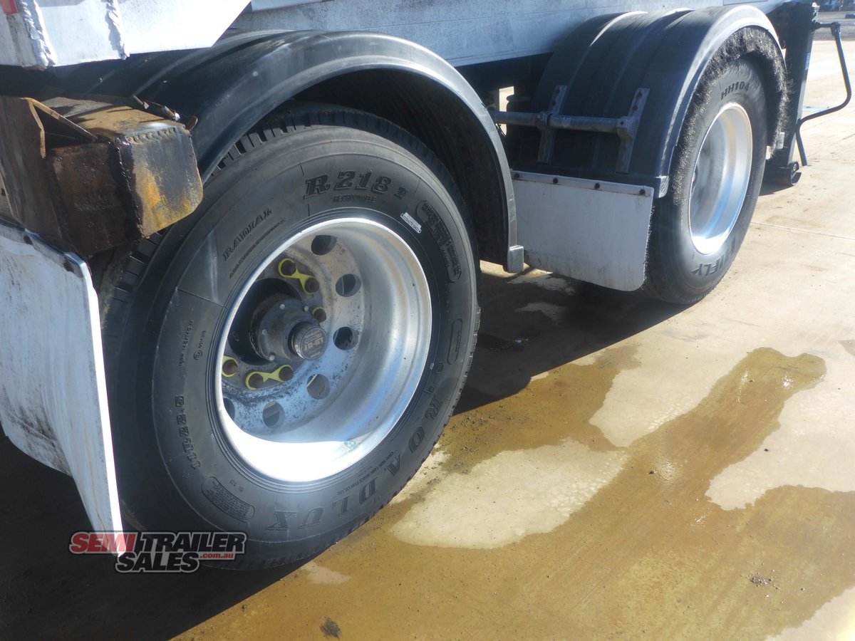 LUSTY TIPPER TRAILER