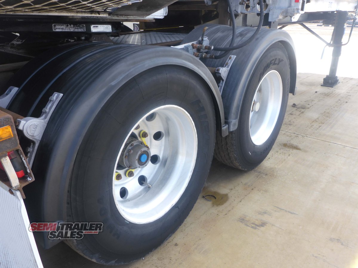 LUSTY TIPPER TRAILER