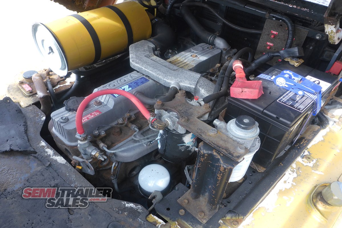 TOYOTA FORKLIFT 02-6FD40