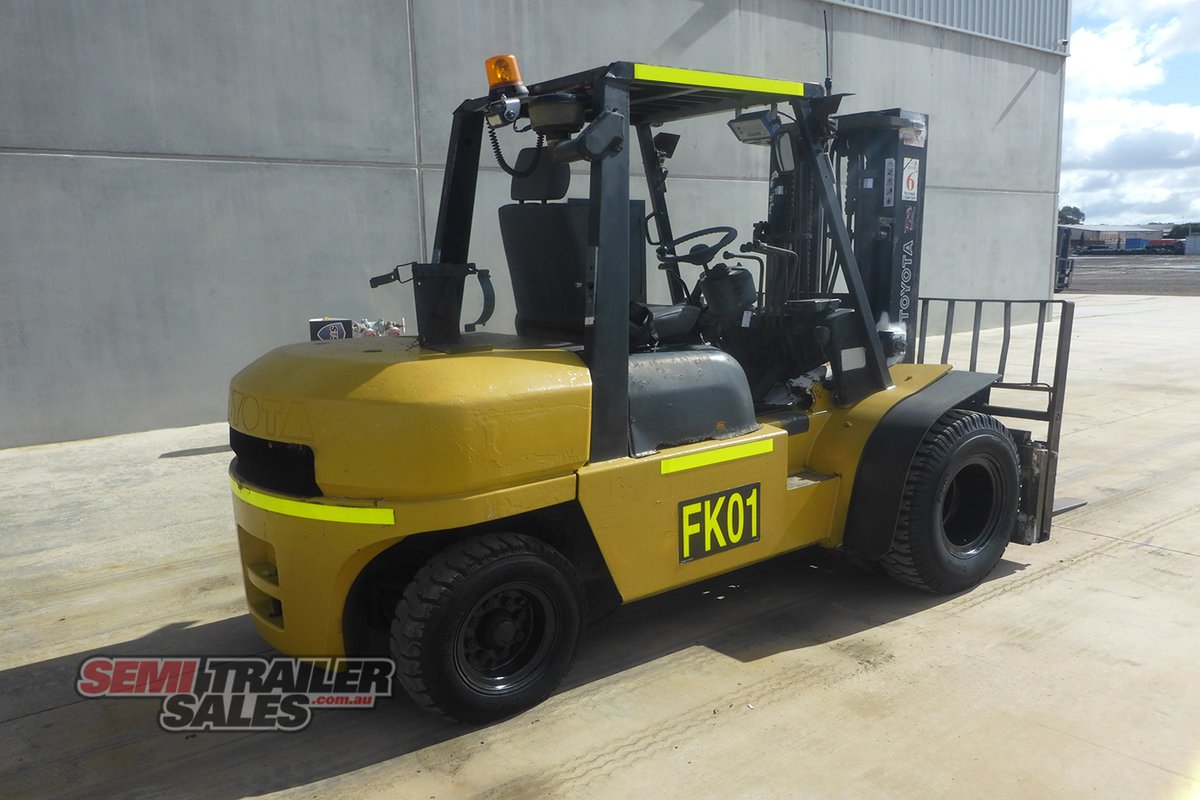 TOYOTA FORKLIFT 02-6FD40