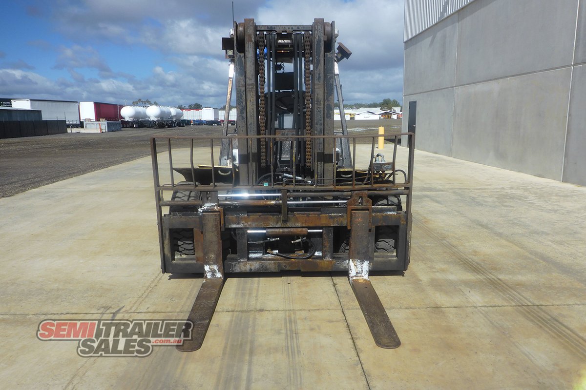 TOYOTA FORKLIFT 02-6FD40
