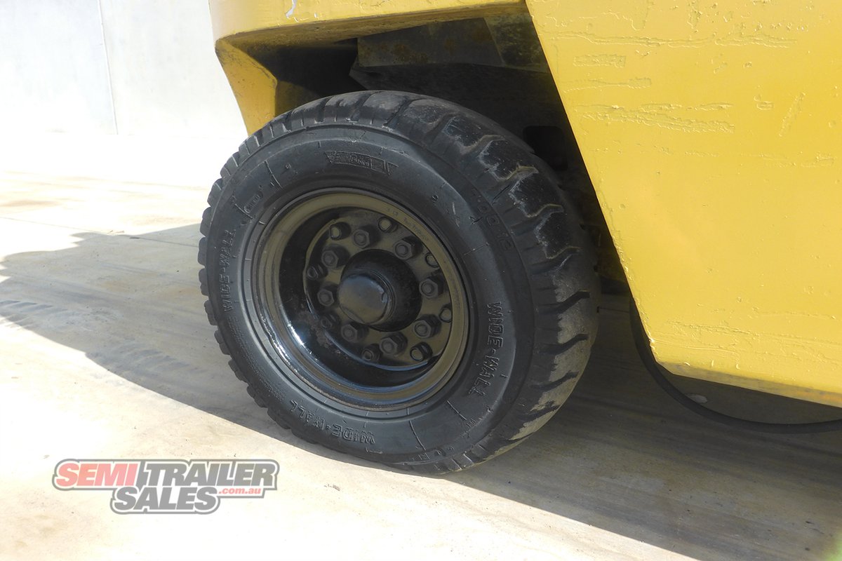 TOYOTA FORKLIFT 02-6FD40