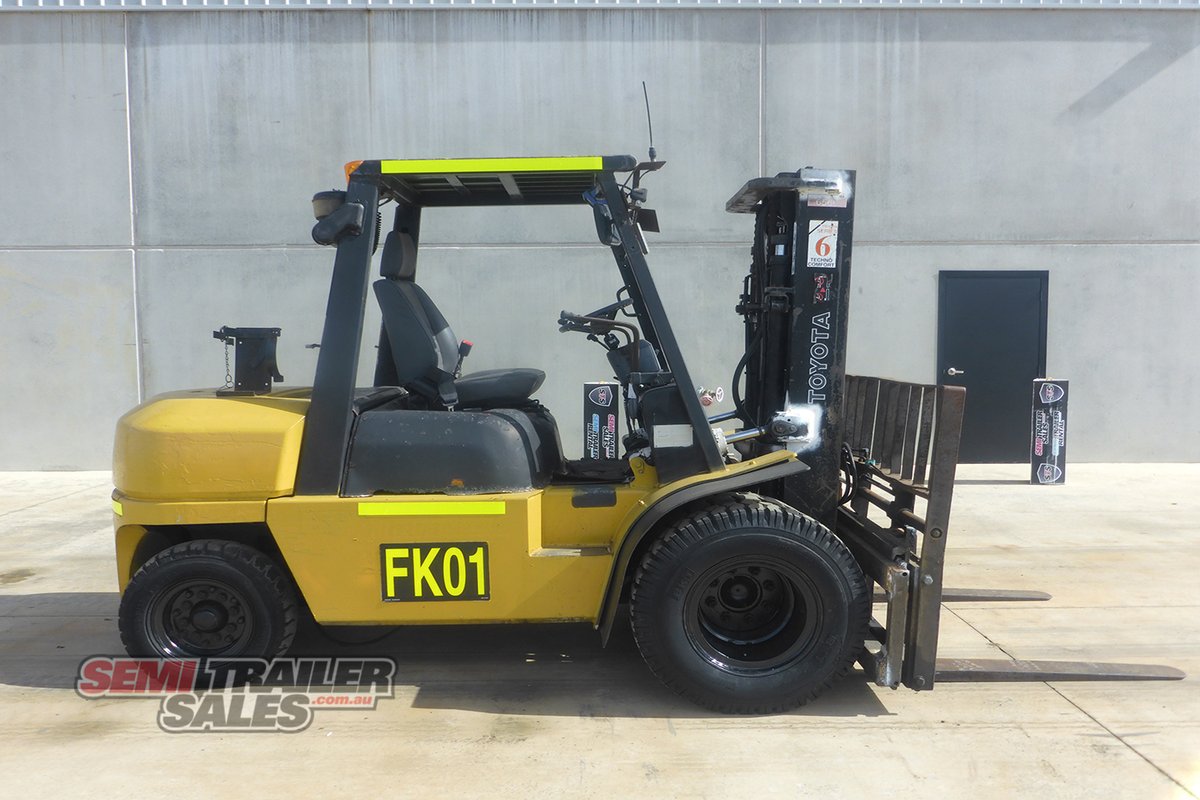 TOYOTA FORKLIFT 02-6FD40