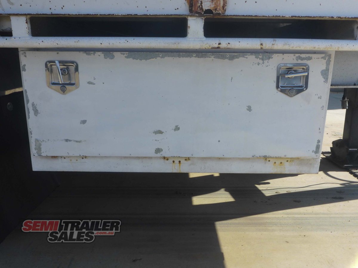KRUEGER FLAT TOP TRAILER