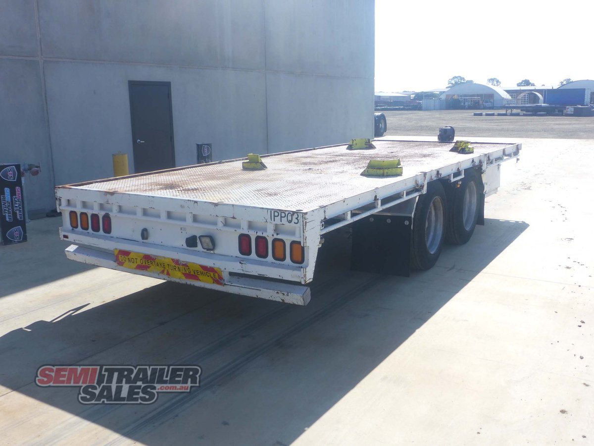 KRUEGER FLAT TOP TRAILER
