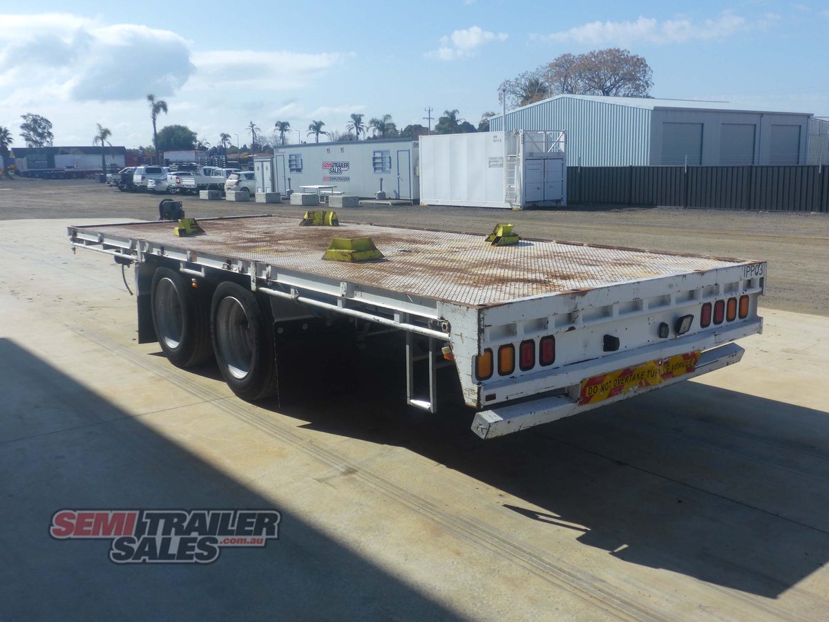 KRUEGER FLAT TOP TRAILER